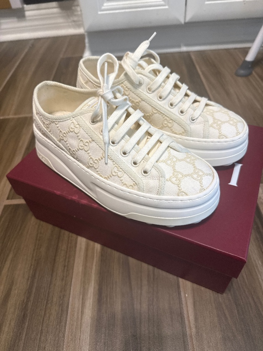Gucci Wmns Tennis 1977 Low Great White (2023) - Picture 1 of 4